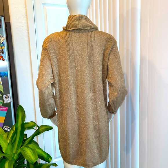 Beautiful, love this sweater. I wore it as a dress - Picture 2 of 2